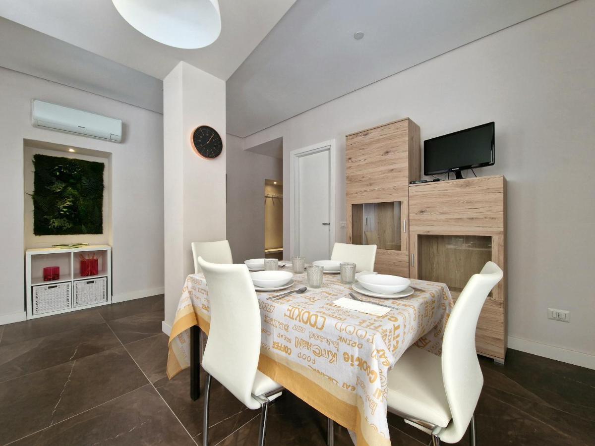 The White Domus Apartment Taormina Luaran gambar