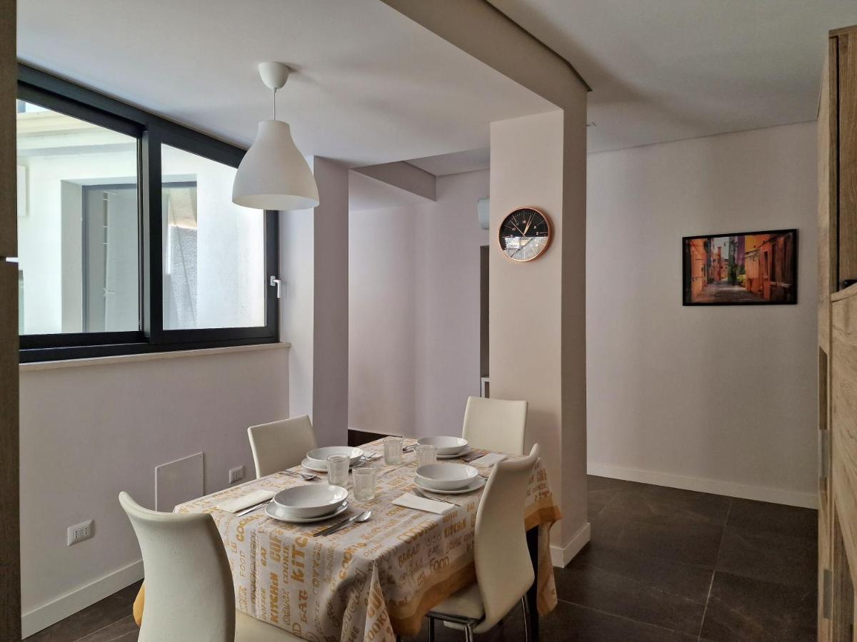 The White Domus Apartment Taormina Luaran gambar