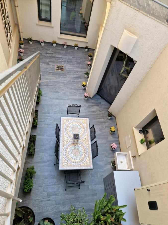 The White Domus Apartment Taormina Luaran gambar