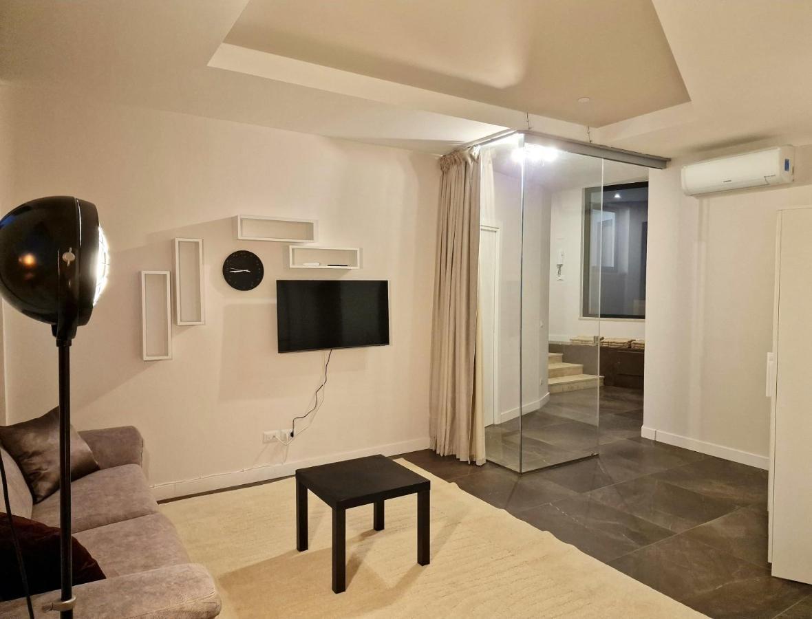The White Domus Apartment Taormina Luaran gambar