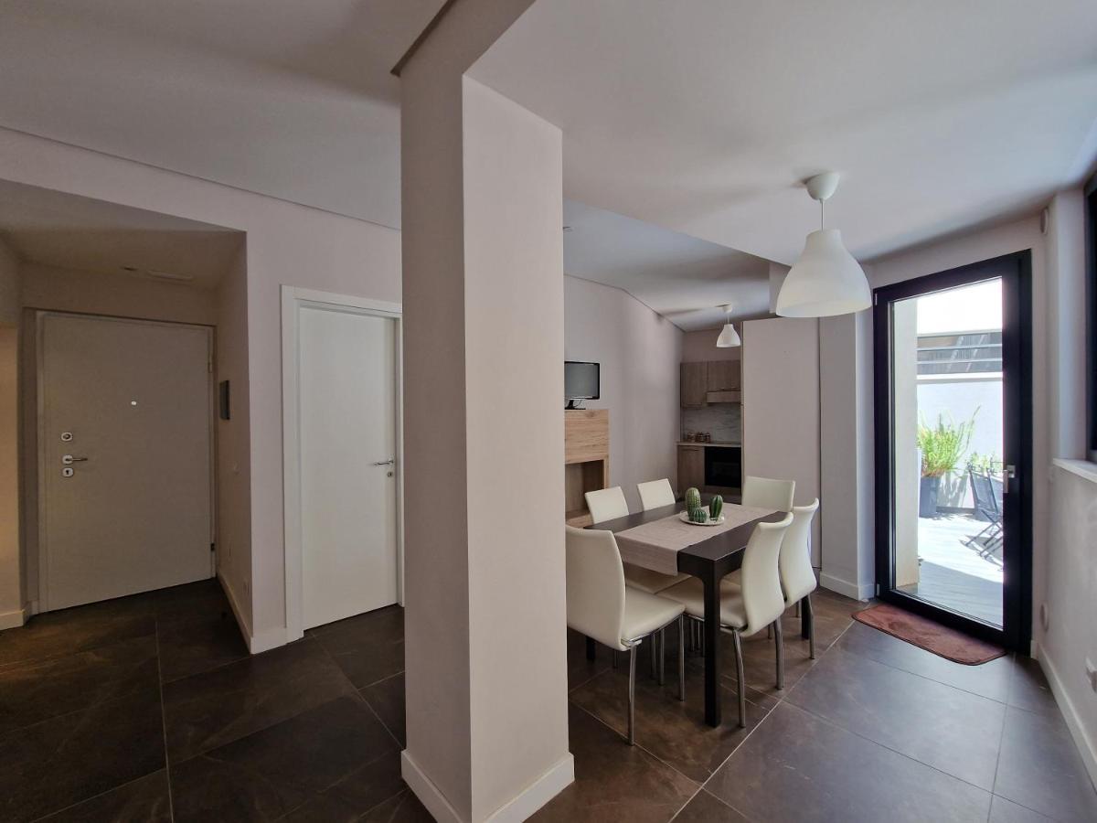 The White Domus Apartment Taormina Luaran gambar