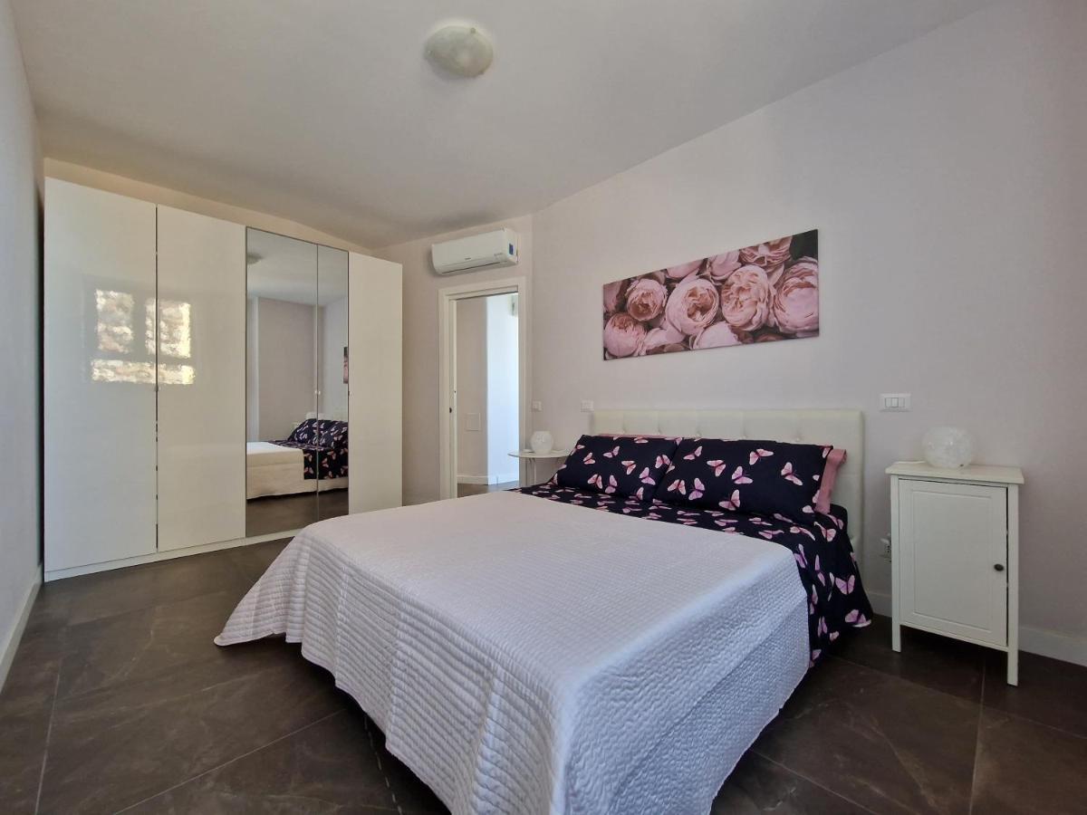 The White Domus Apartment Taormina Luaran gambar