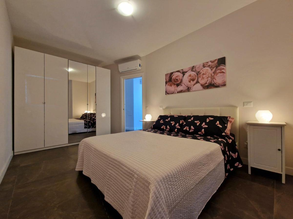 The White Domus Apartment Taormina Luaran gambar