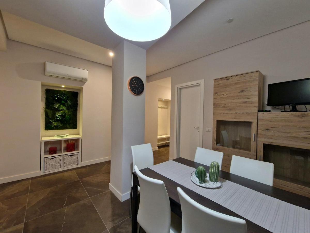 The White Domus Apartment Taormina Luaran gambar