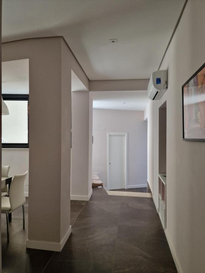 The White Domus Apartment Taormina Luaran gambar