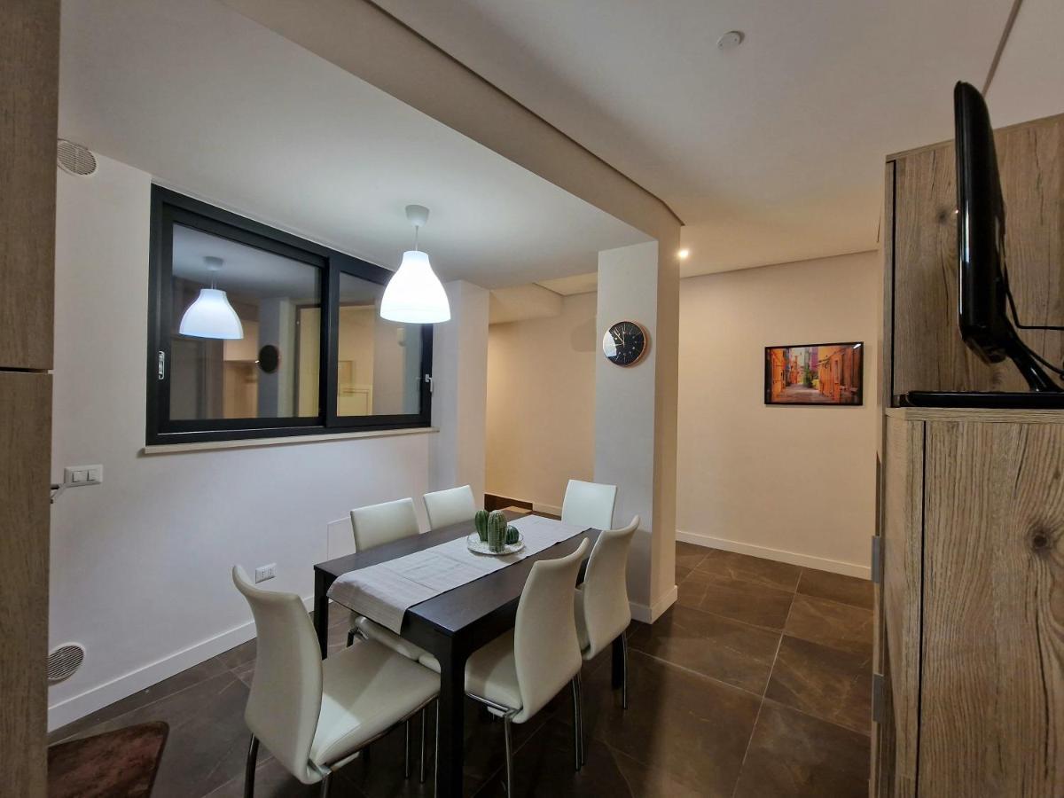 The White Domus Apartment Taormina Luaran gambar