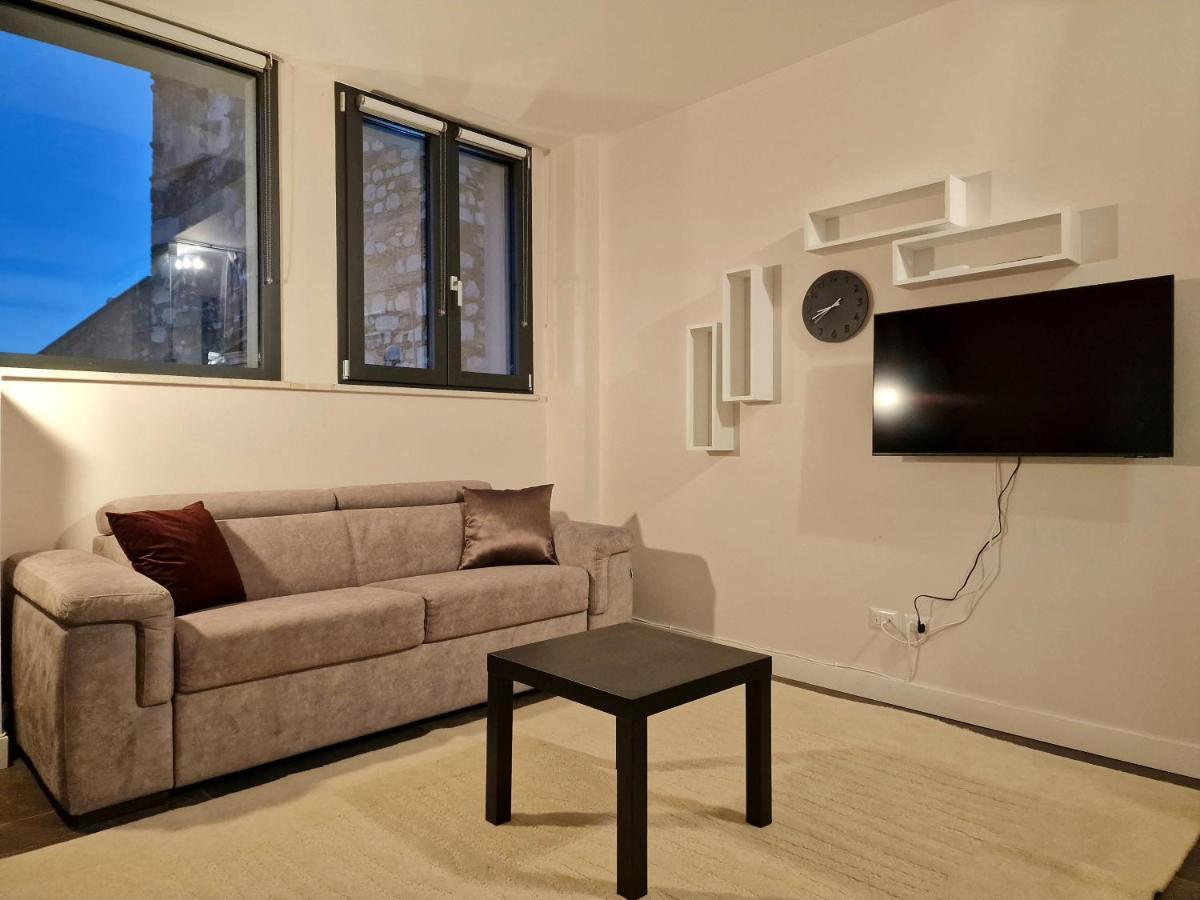 The White Domus Apartment Taormina Luaran gambar