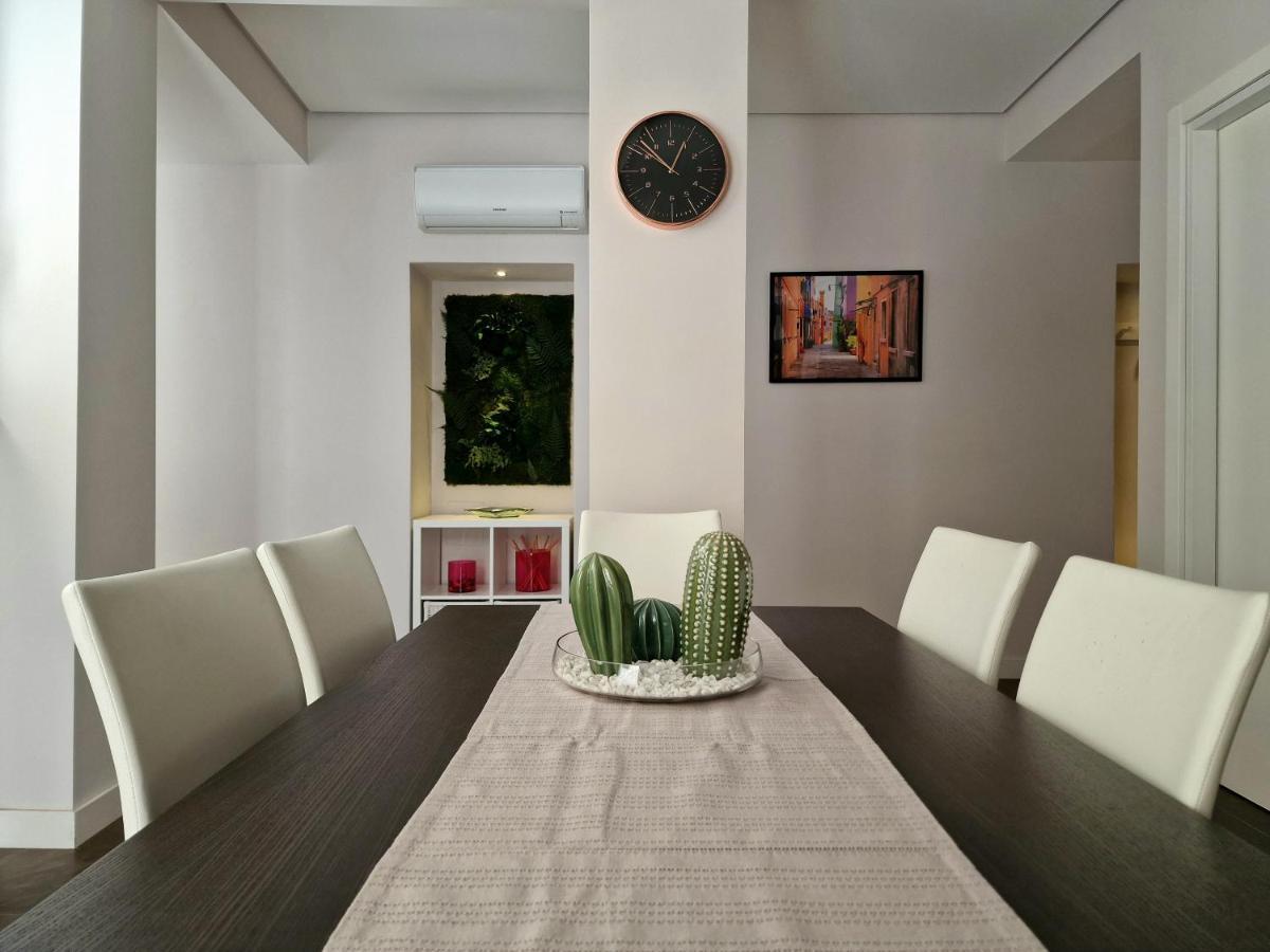 The White Domus Apartment Taormina Luaran gambar